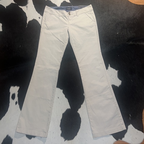 American Eagle Outfitters Mid-2000’s Artist Trouser in Khaki, size 4 long - Picture 6 of 15